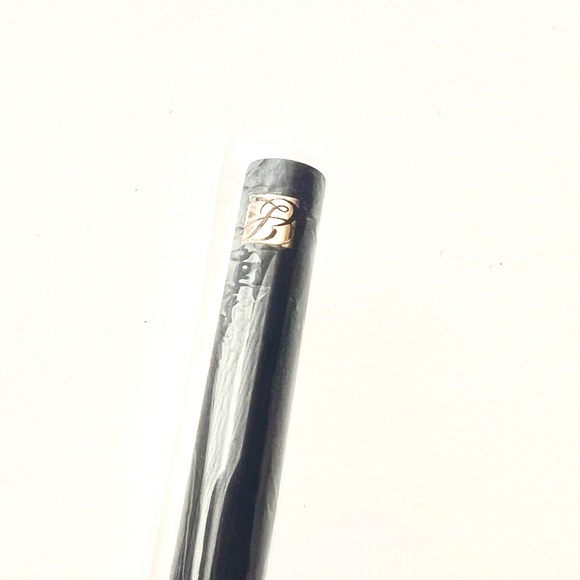 🆕 Estée Lauder Blush Brush. Part of seasonal collection. - Picture 4 of 6